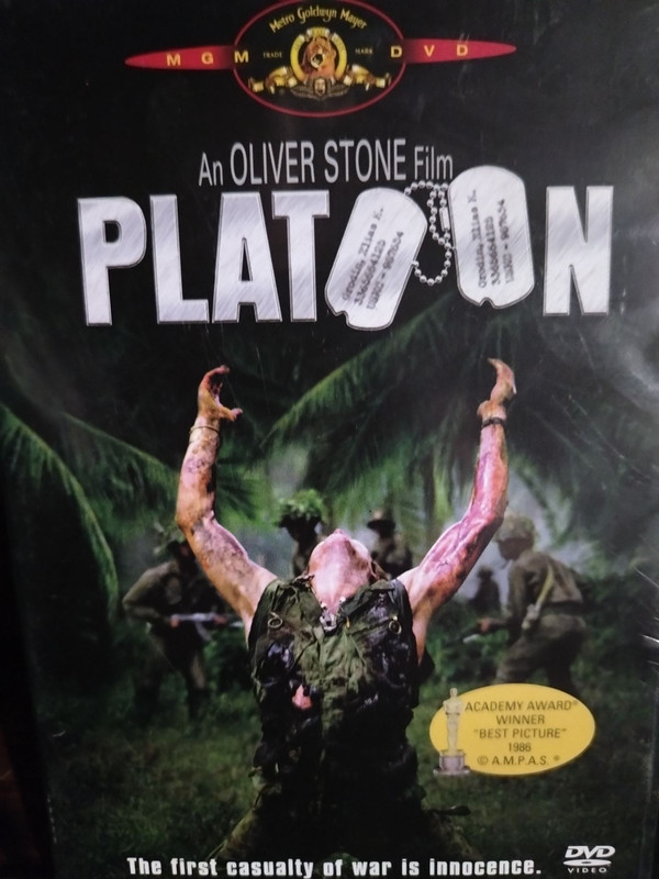 Platoon : Oliver Stone : War / Drama : DVD