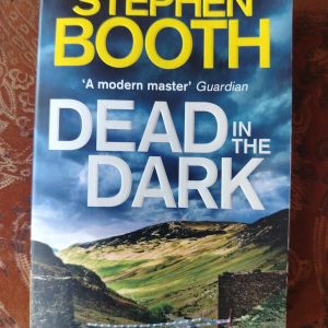 Dead in the Dark : Stephen Booth : Crime / Mystery : Book : GC