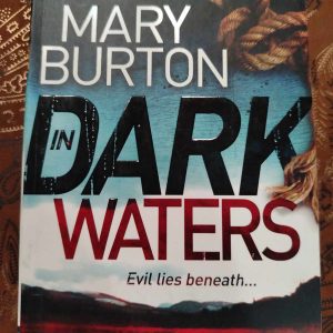 In Dark Waters : Mary Burton : Romantic Suspense / Mystery : BOOK : VG