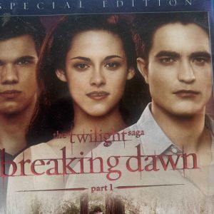 Twilight Breaking Dawn Part 1 (Preowned Blu-ray)