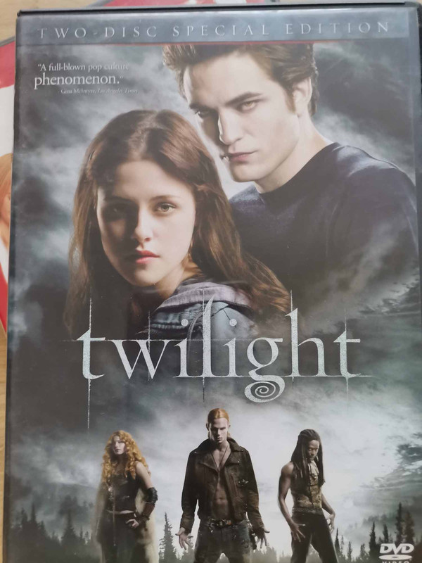 Twilight : Catherine Hardwicke : Drama / Fantasy / Romance : DVD