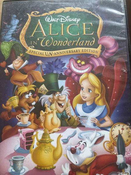 Alice in Wonderland : Tim Burton : Family/Fantasy/Adventure : DVD
